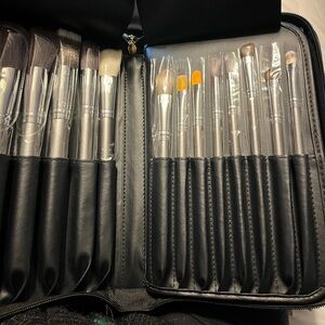 Docolor Professional Makeup Brush Set with Case